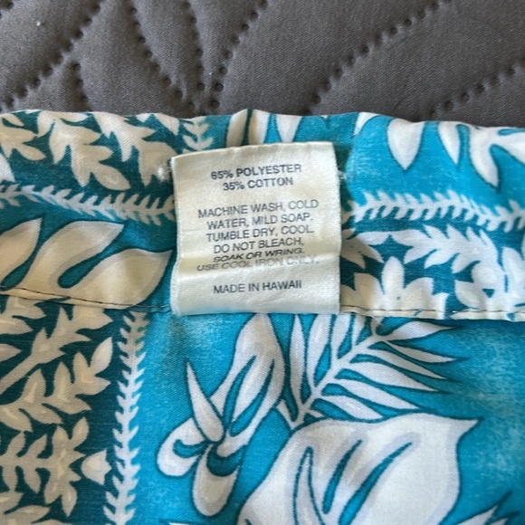 🏝️ Tropical Blue Floral Men's Casual Button Down Shirt - Picture 7 of 7